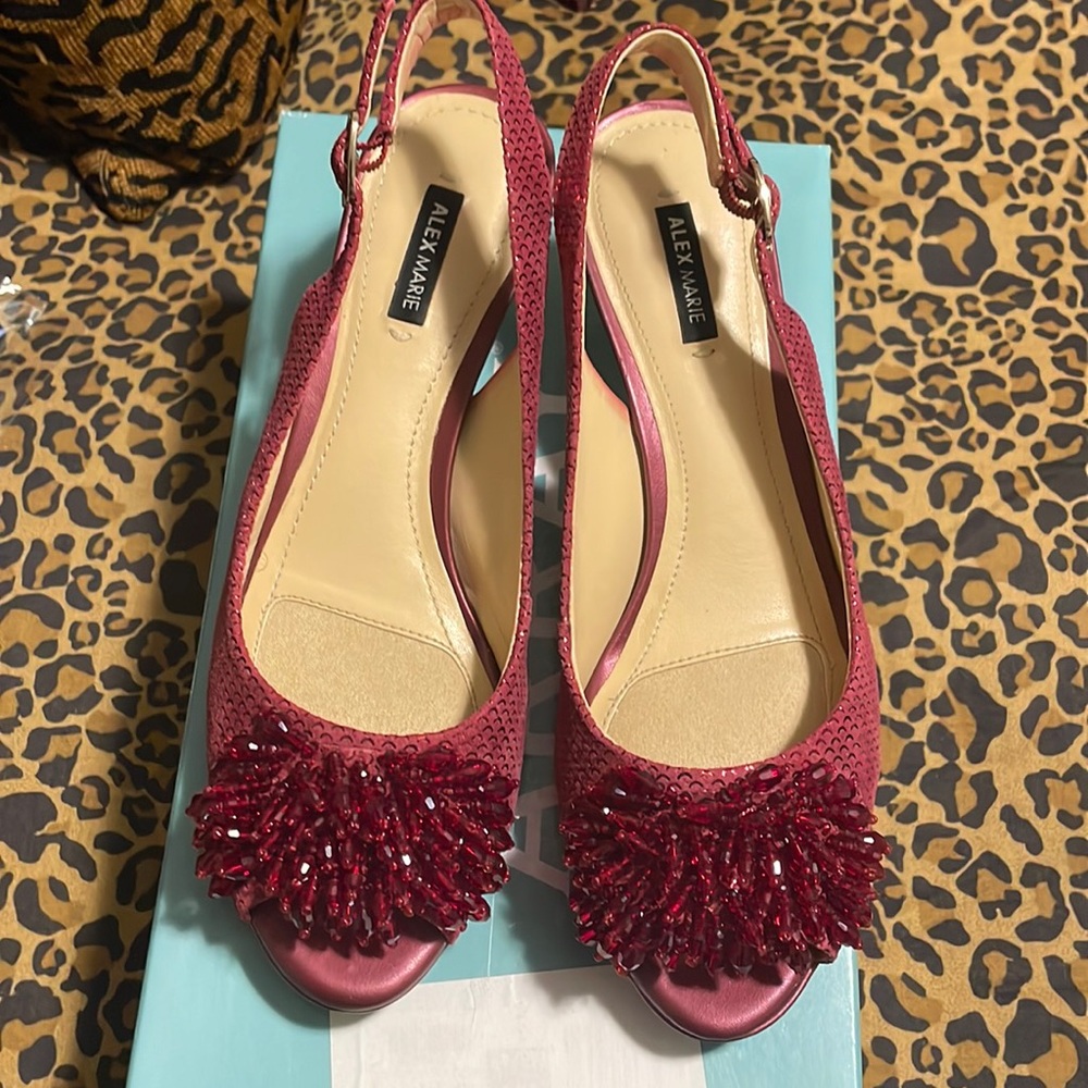 Kitten heel sling back